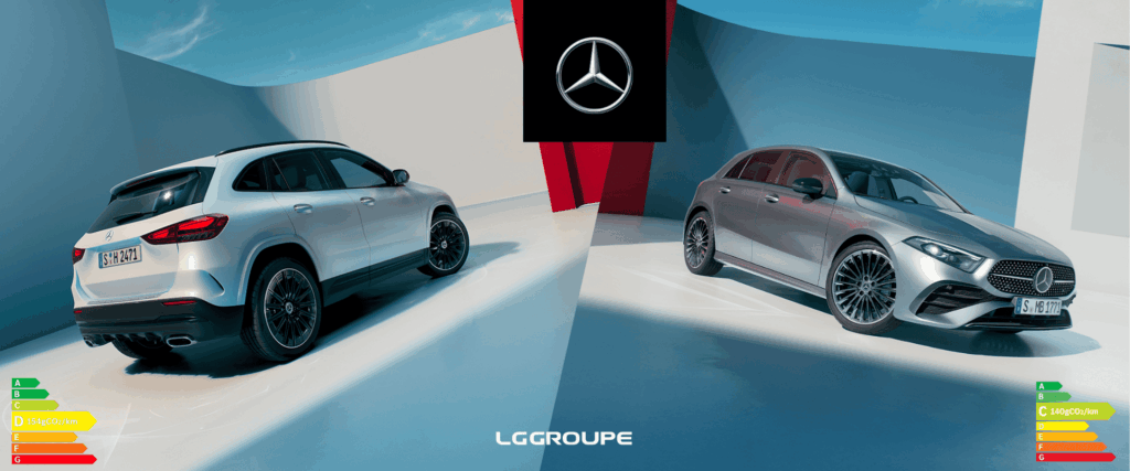 Deux Mercedes-Benz compactes présentées de part et d'autre du logo Mercedes — visuel LG Groupe