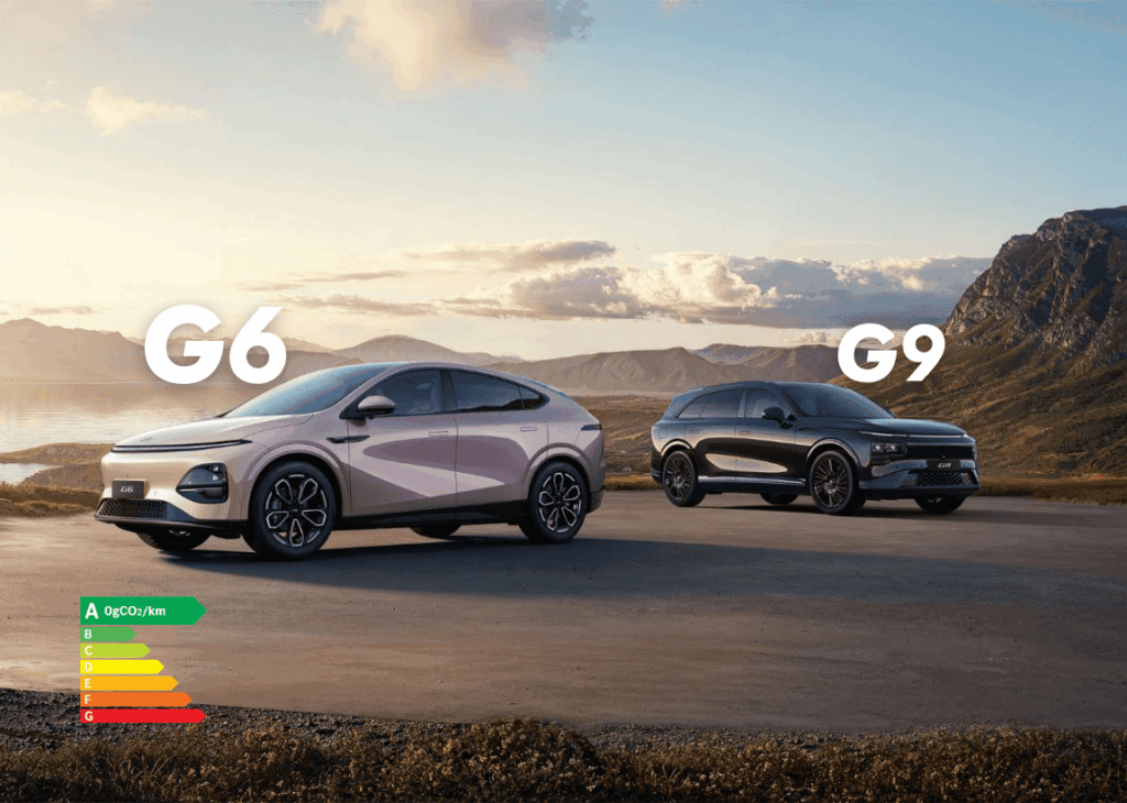 SUV électriques XPENG G6 et G9 sur route de montagne
