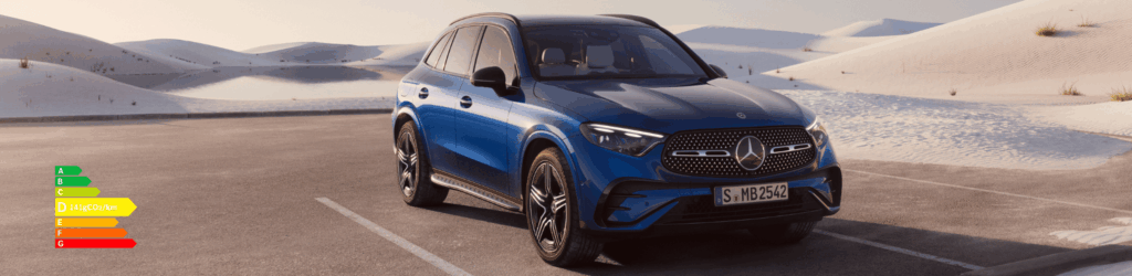 Mercedes-Benz GLC bleu avec étiquette énergétique